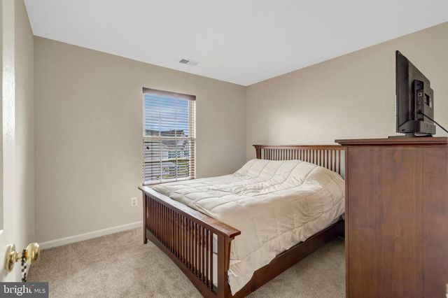 11924 RAYBORN CREEK DR, Manassas, VA 20109
