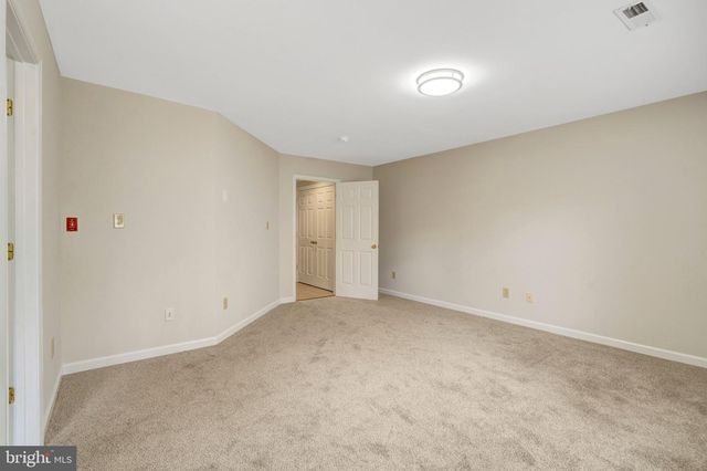 11924 RAYBORN CREEK DR, Manassas, VA 20109