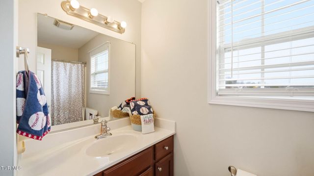 304 Caden Way, Piney Flats, TN 37686