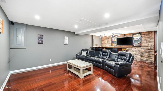 304 Caden Way, Piney Flats, TN 37686