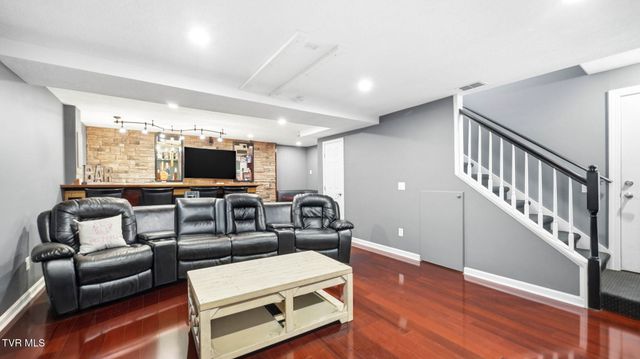 304 Caden Way, Piney Flats, TN 37686