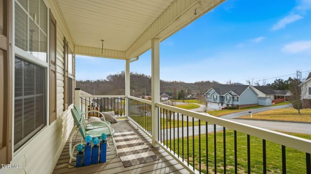 304 Caden Way, Piney Flats, TN 37686