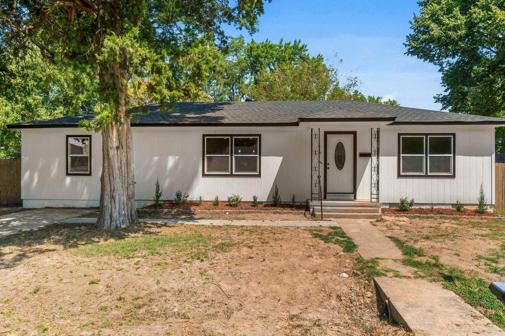 418 W 4th Street, Lonoke, AR 72086