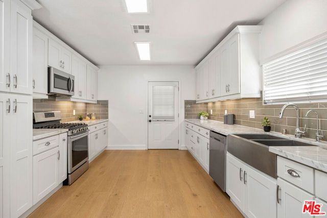 2717 W Avenue 30, Los Angeles, CA 90065