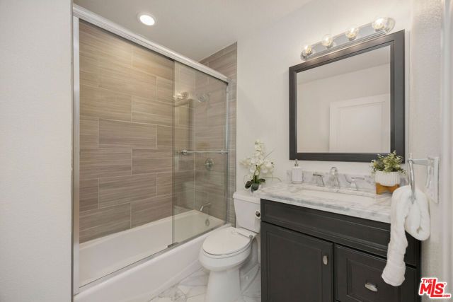 2717 W Avenue 30, Los Angeles, CA 90065