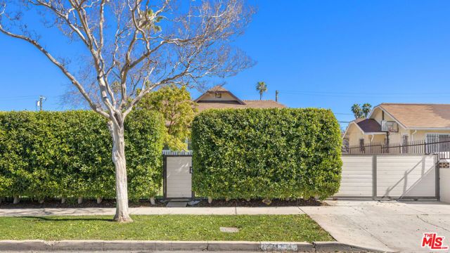 2717 W Avenue 30, Los Angeles, CA 90065