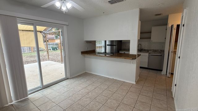9742 Hidden Rock, San Antonio, TX 78250