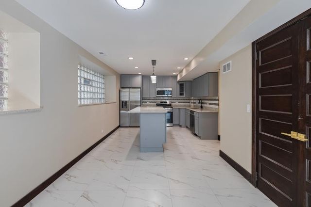 444 E 48th Street B2, Chicago, IL 60615