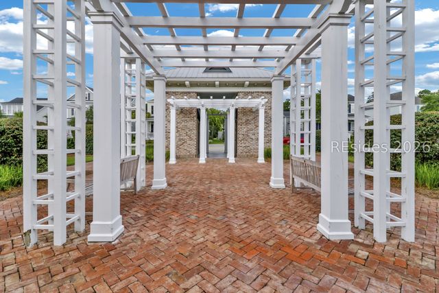 10 Oldfield Village Rd, Bluffton, SC 29909
