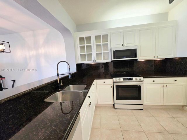 7611 Southampton Terrace 110, Tamarac, FL 33321