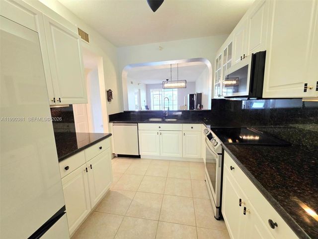 7611 Southampton Terrace 110, Tamarac, FL 33321