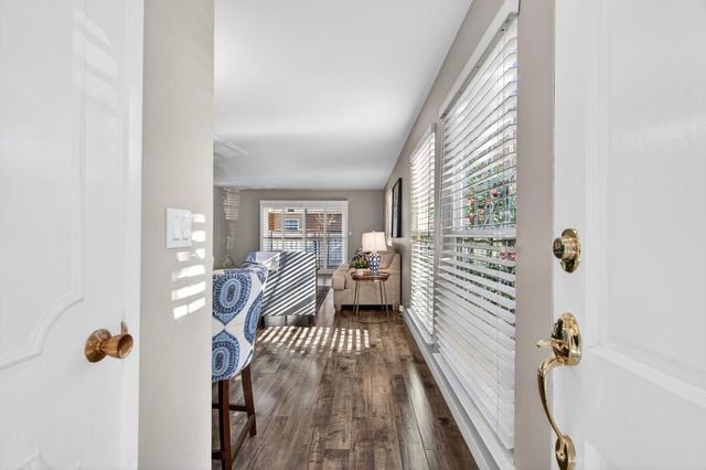 1910 Mount Vernon Court 10, Mountain View, CA 94040