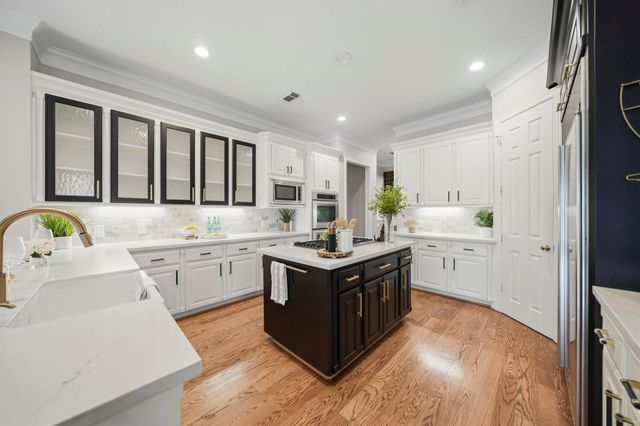 40 Palm Boulevard, Missouri City, TX 77459