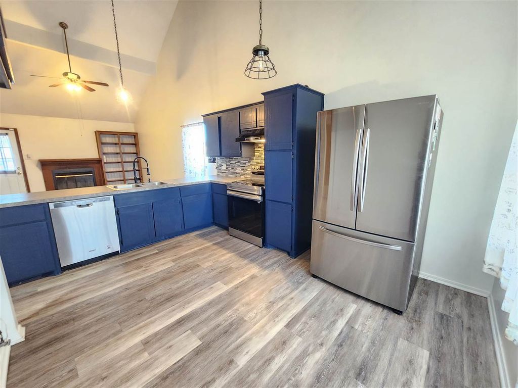 4910 SE Mills Ave, Lawton, OK 73501