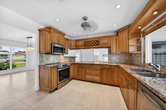 6251 NE 20th Terrace, Fort Lauderdale, FL 33308