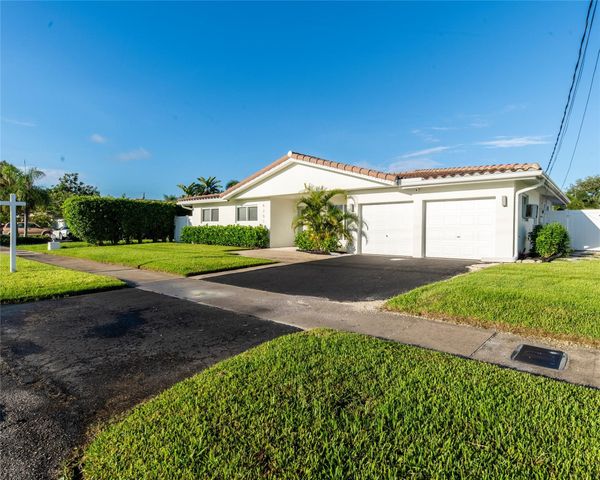 6251 NE 20th Terrace, Fort Lauderdale, FL 33308