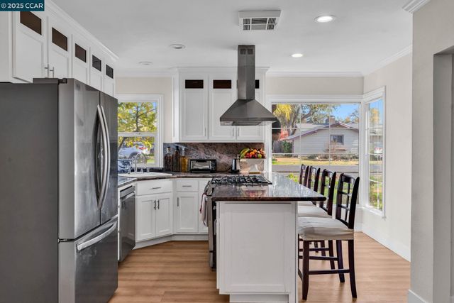 1455 Grove Way, Concord, CA 94518