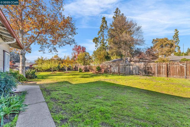 1455 Grove Way, Concord, CA 94518
