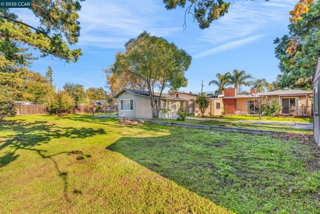 1455 Grove Way, Concord, CA 94518