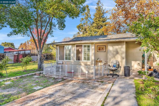 1455 Grove Way, Concord, CA 94518
