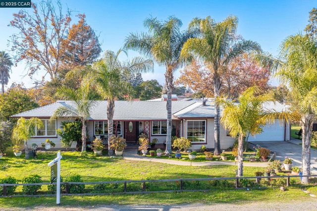 1455 Grove Way, Concord, CA 94518