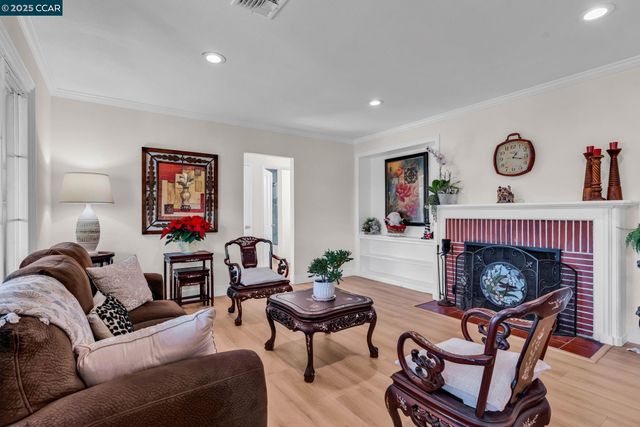 1455 Grove Way, Concord, CA 94518