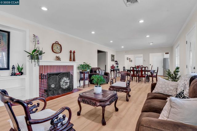 1455 Grove Way, Concord, CA 94518