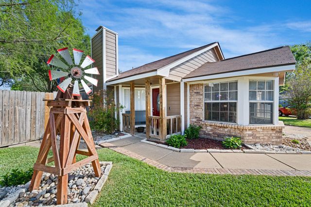1804 Spruce Drive, Rosenberg, TX 77471