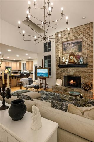 8690 Shade Tree Circle, Lakewood, IL 60014