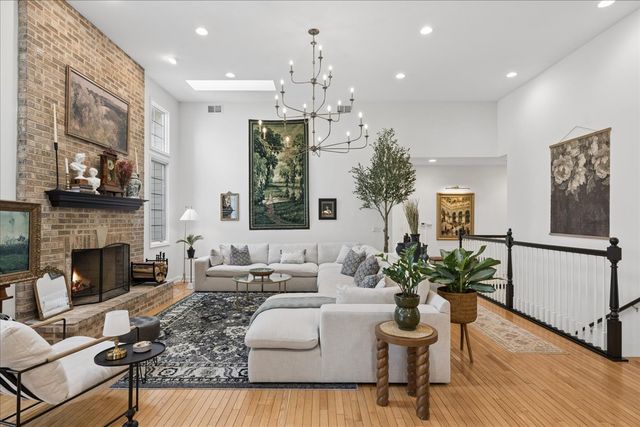 8690 Shade Tree Circle, Lakewood, IL 60014