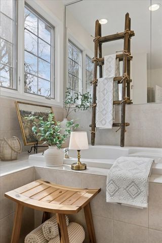 8690 Shade Tree Circle, Lakewood, IL 60014