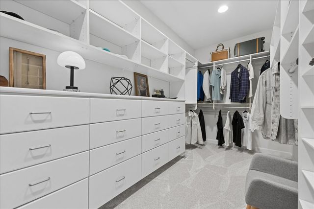 8690 Shade Tree Circle, Lakewood, IL 60014