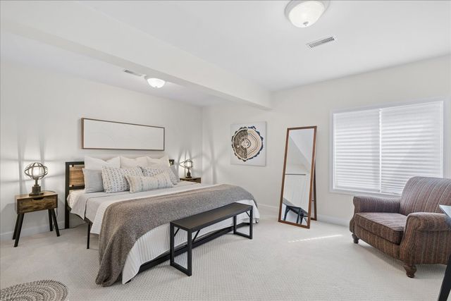 8690 Shade Tree Circle, Lakewood, IL 60014