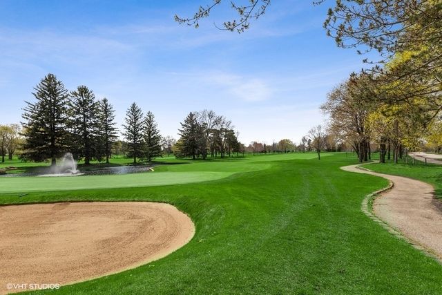 8690 Shade Tree Circle, Lakewood, IL 60014