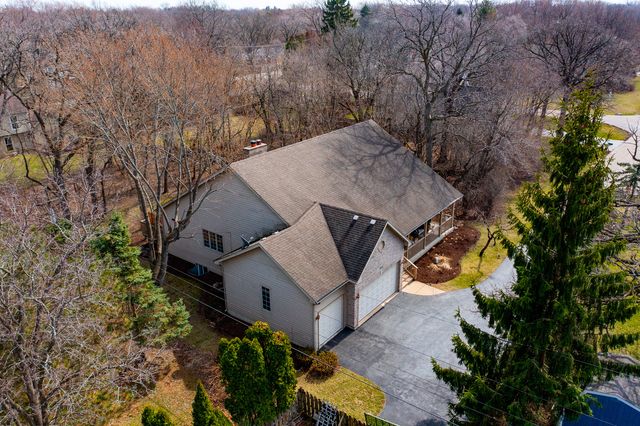 8690 Shade Tree Circle, Lakewood, IL 60014