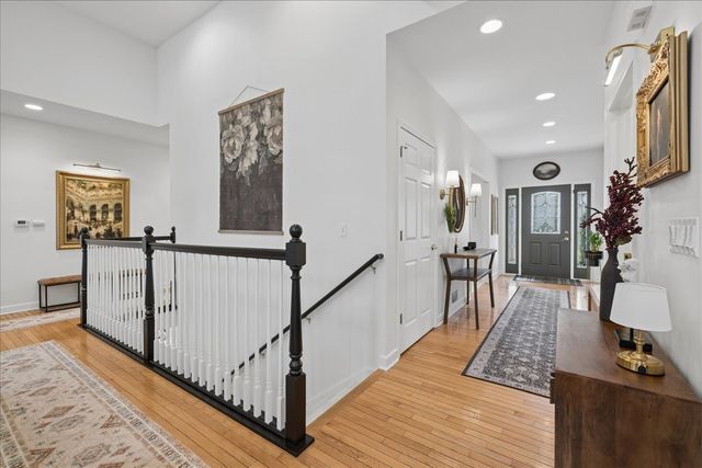 8690 Shade Tree Circle, Lakewood, IL 60014