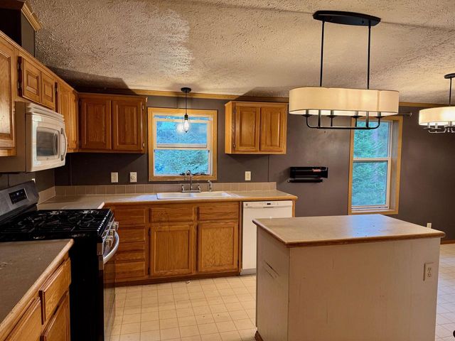 15481 Whispering Pines Ct, Hayward, WI 54843