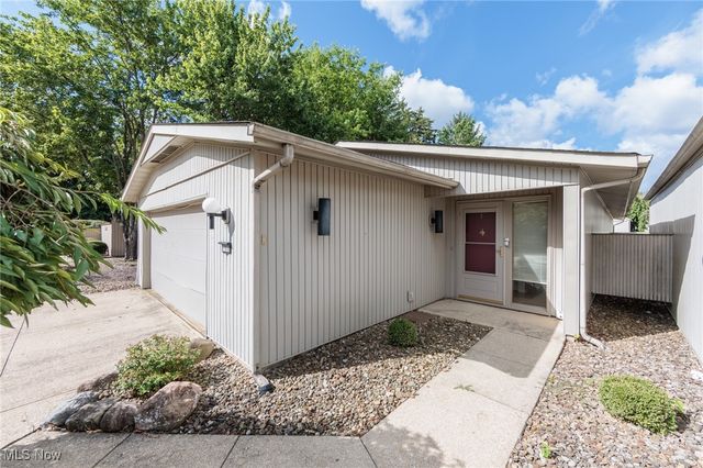 11030 Southwind Court, Strongsville, OH 44149