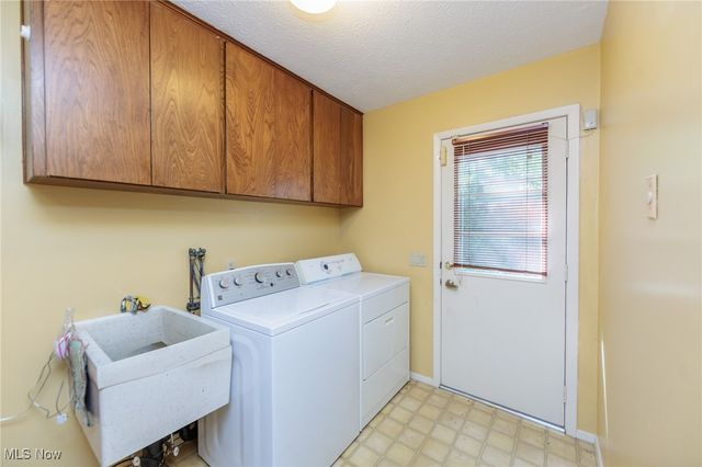 11030 Southwind Court, Strongsville, OH 44149