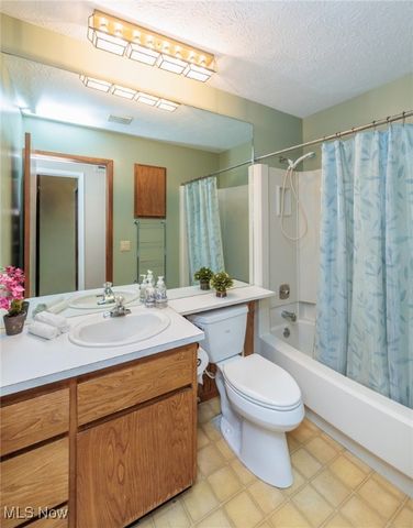 11030 Southwind Court, Strongsville, OH 44149