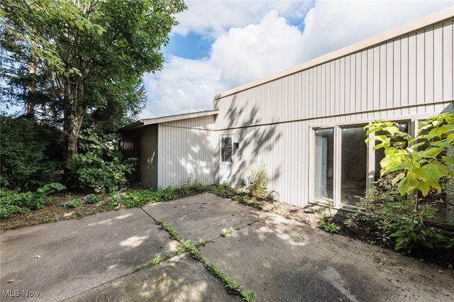 11030 Southwind Court, Strongsville, OH 44149