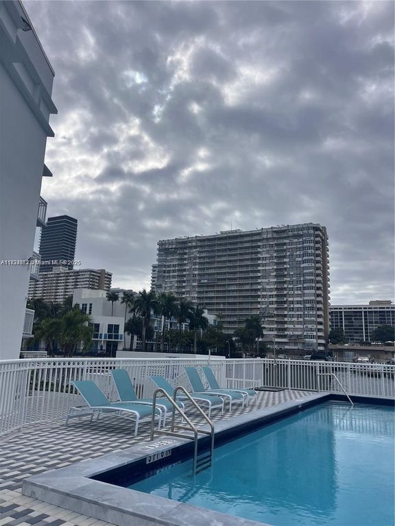 1913 S Ocean Dr 302, Hallandale Beach, FL 33009