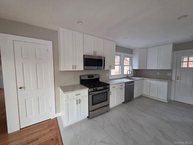 263 S Mountain Rd, New City, NY 10956