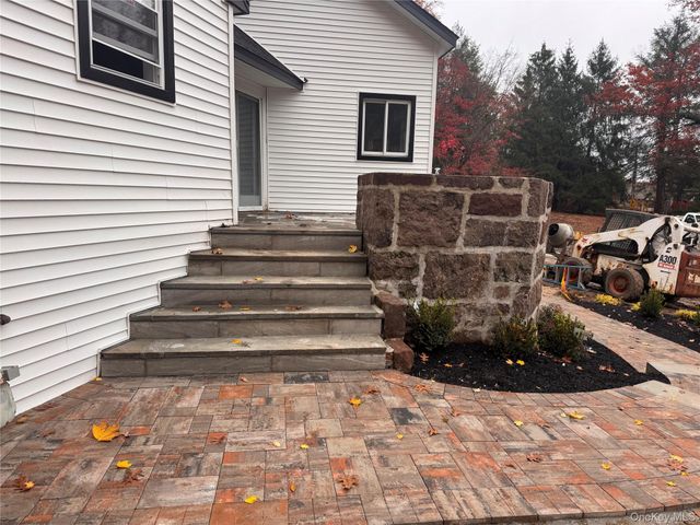 263 S Mountain Rd, New City, NY 10956