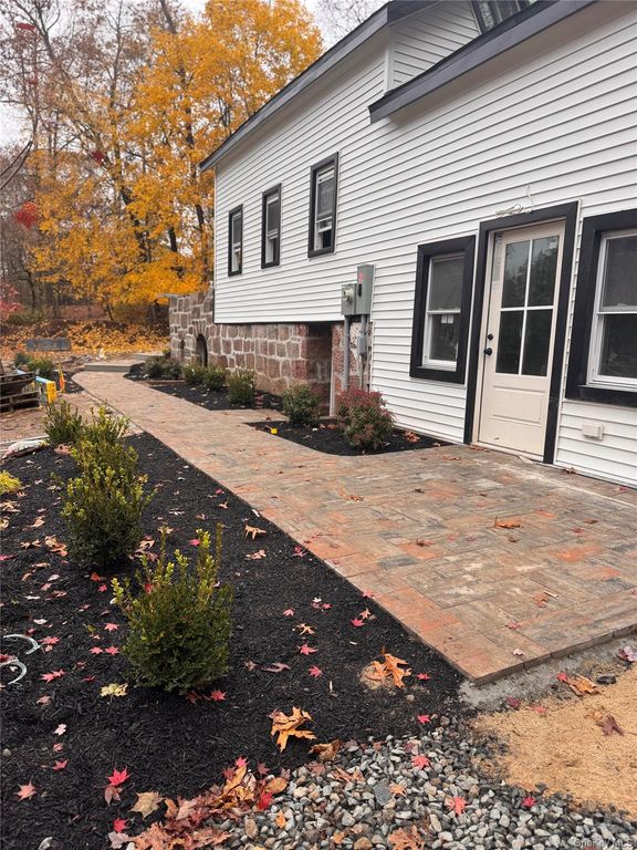 263 S Mountain Rd, New City, NY 10956