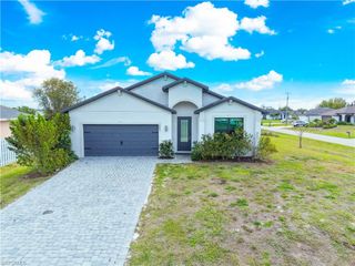 2021 NE 4th AVE, Cape Coral, FL 33909
