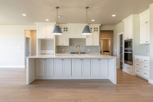 6721 Lake View Court, Cashion, OK 73044