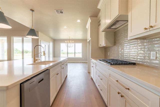 6721 Lake View Court, Cashion, OK 73044