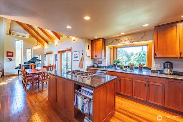 138 Lighthouse Lane, San Juan Island, WA 98250