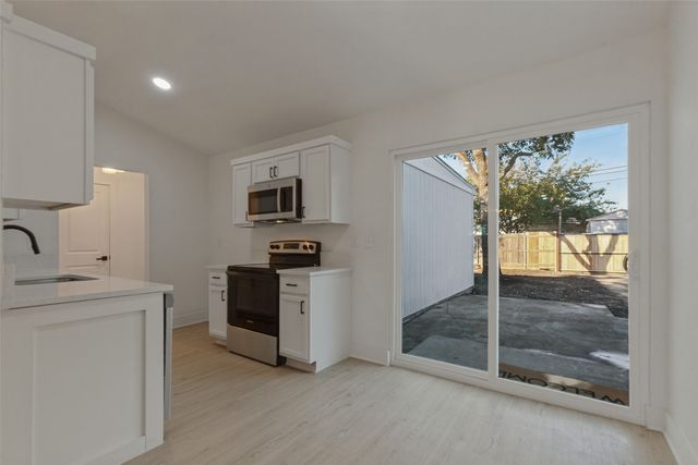 909 Maydelle Lane, Garland, TX 75042